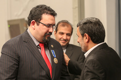 اعطای نشان عالی جمهوری اسلامی به سفیر ونزوئلا توسط رییس جمهوری 